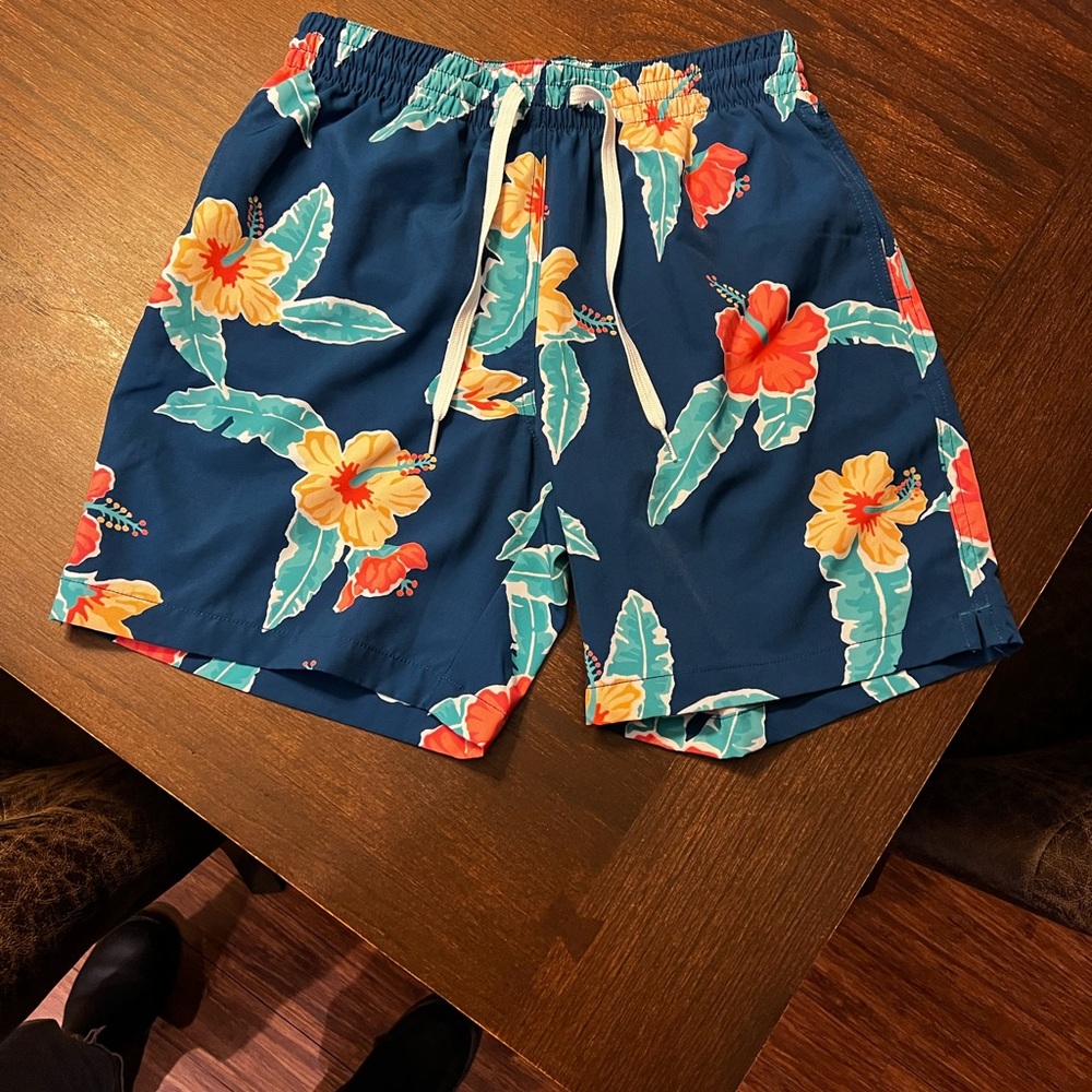 Chubbies board shorts men’s small.